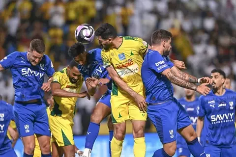 الهلال يقلب تأخره إلى فوز مثير على الخليج في الدوري السعودي